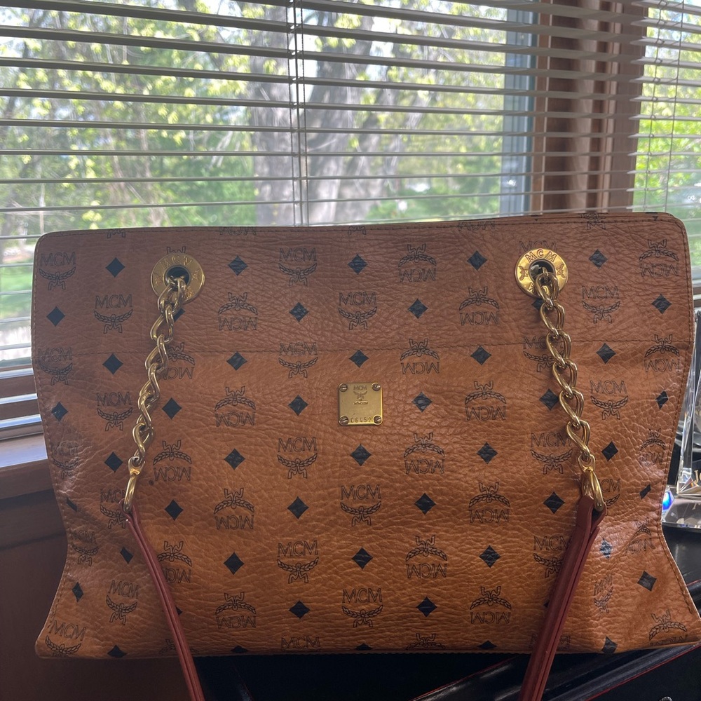 MCM CHAIN TOTE BAG